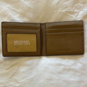 Michael Kors Billfold Wallet